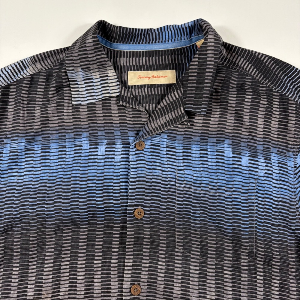 Tommy Bahama Button Down Mens Medium Silk Geometric‎ Gradient Blue Black